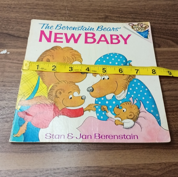 The Berenstain Bears "New Baby" 1974 Vintage Book - Picture 4 of 6